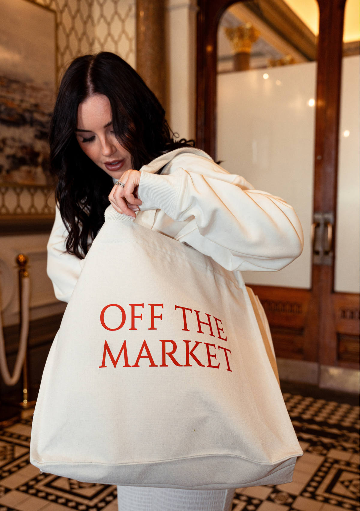 OFF THE MARKET Oversized Bag